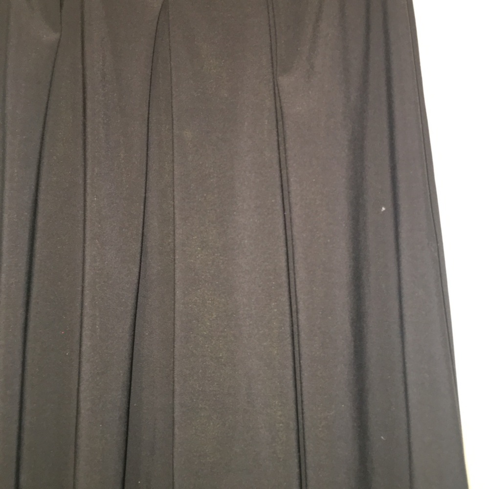Black Skirt - Picture 3 of 7